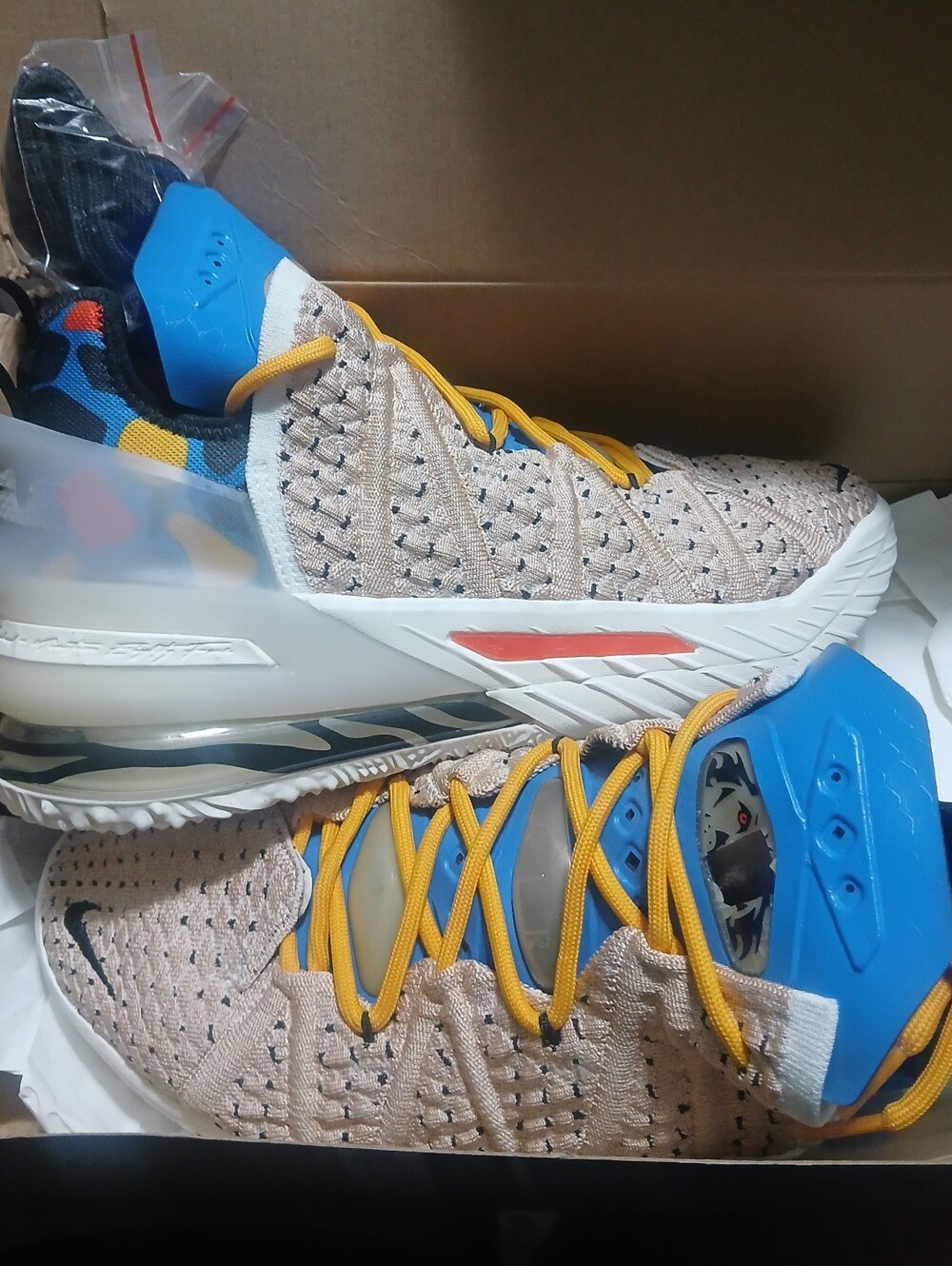Nike LEBRON 18 Majestic Ferocity Basketball Shoes